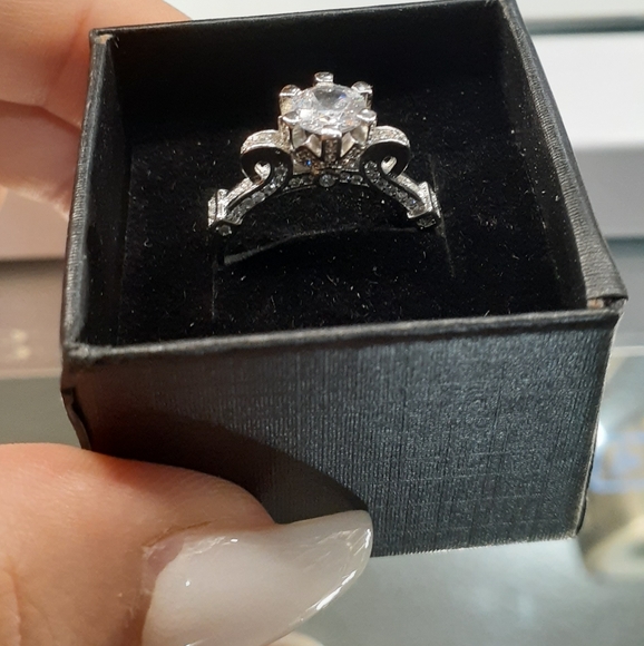 .925 Silver Simulated Diamond Ring - Picture 3 of 6